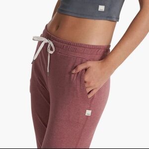 Vuori joggers - Heather Marsala